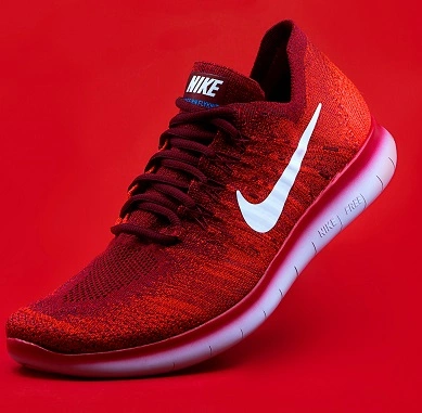 Wonderful Sneakers Red Color